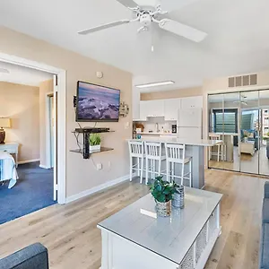 Lighthouse Point Villa